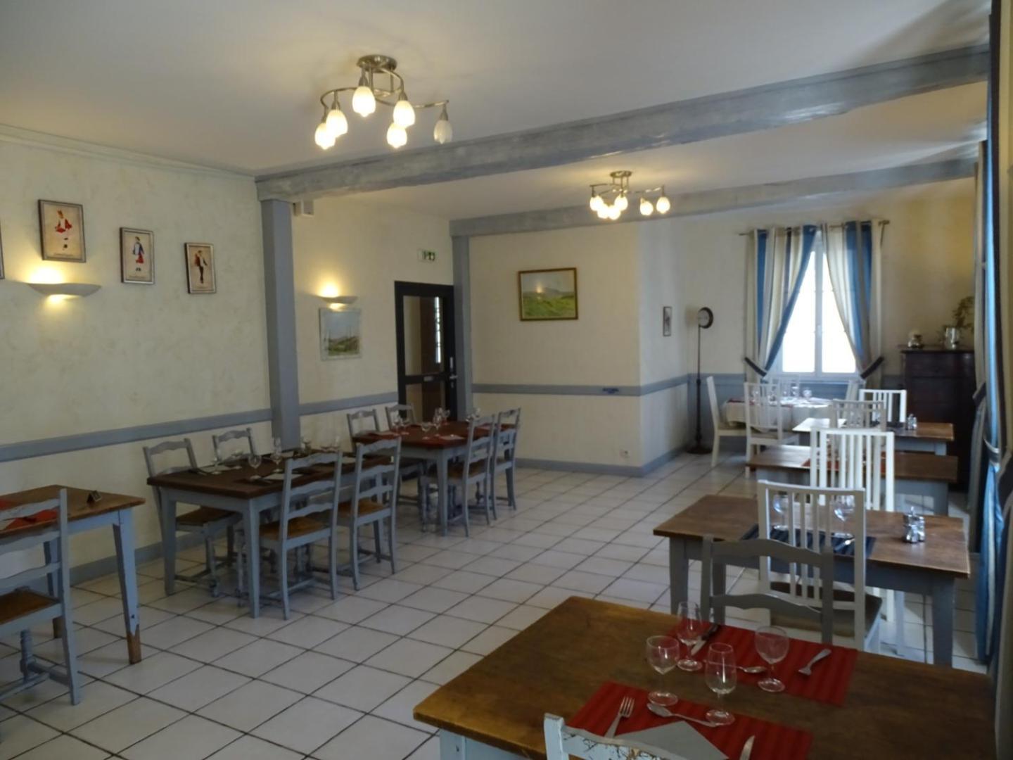 Hotel De La Poste Tardets-Sorholus المظهر الخارجي الصورة