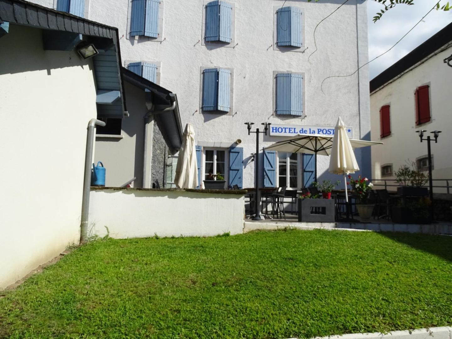 Hotel De La Poste Tardets-Sorholus المظهر الخارجي الصورة